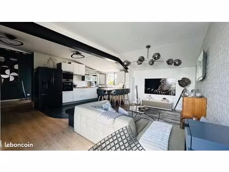 maison 90m2 2 chambres avec sd’eau-wc privatif