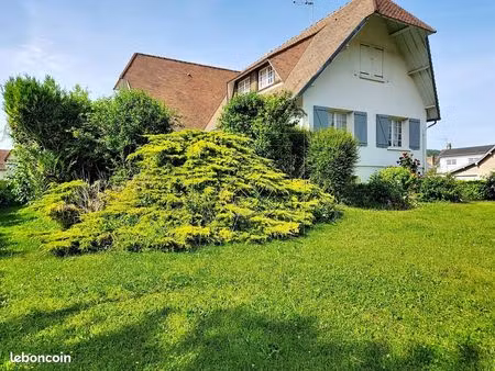 maison 6 pièces 145 m²