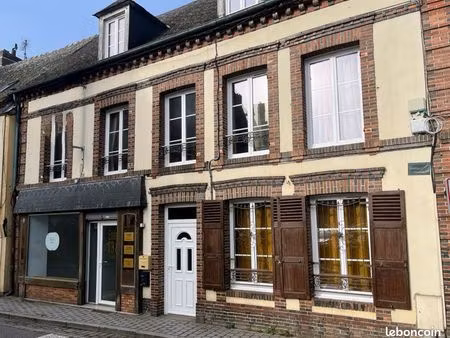 maison ancienne rénovée avec jardin - centre ville verneuil à 200m de la place de la madel