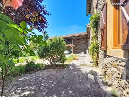 maison 6 pièces 197 m²
