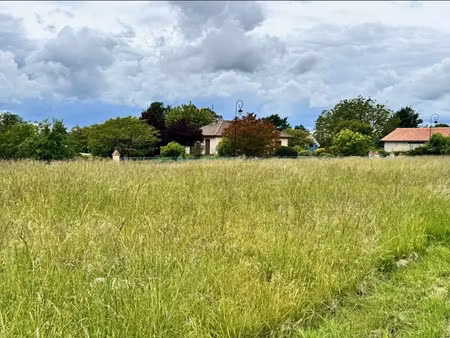 vente terrain 1700 m² à saint-antoine-cumond (24410)  17 000 €