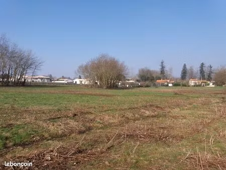 terrain 332 m² abzac
