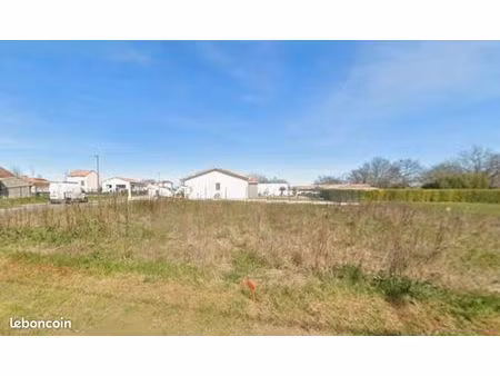 terrain 911 m² peyssies