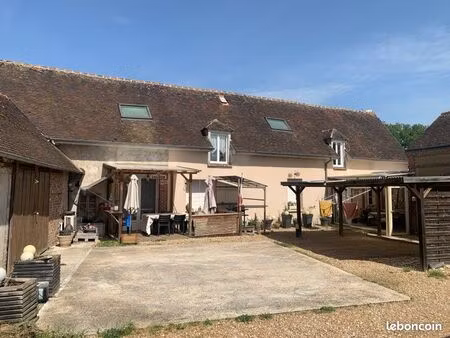 ferme rénovée thivars