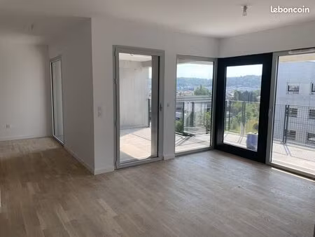 appartement 3 pièces 79 m²