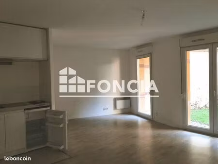 studio 1 pièce 31 m²