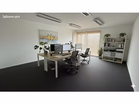 grand bureau privatif de 26 m² dans espace professionnel– idéal équipe ou profession libér
