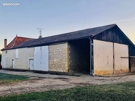 local artisanal / stockage à louer – proximité immédiate de l'aéroport de bergerac