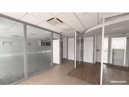 local 134 m² léognan