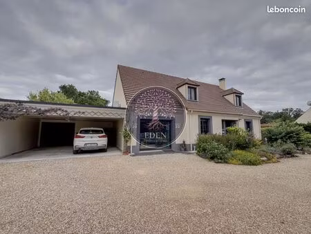maison 8 pièces 162 m²