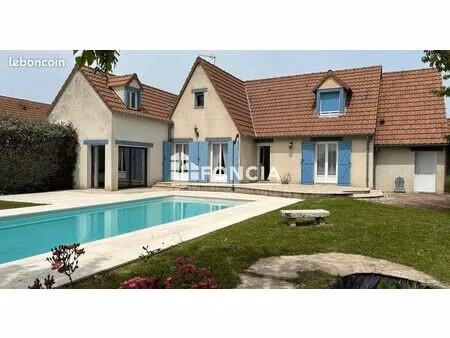 maison 7 pièces 202 m²