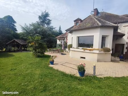 propriété avec maison meublée - 4 ch + dépendances  sauna  billard  piscine entre paris et