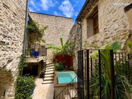 charmante maison de village en pierre