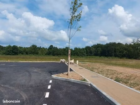 terrain 628 m² lherm