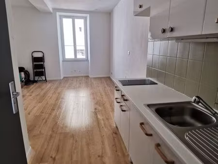 loue beau studio de 17m2