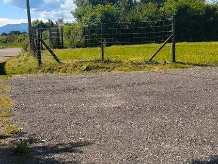 terrain clôturé viabilisé + permis de construire
