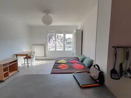 studio meublé 30 m2 proche cathédrale