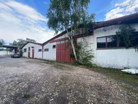 local d'activité 2 219 m²