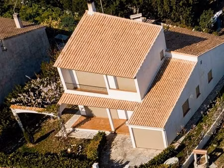 maison quelques km de montpellier