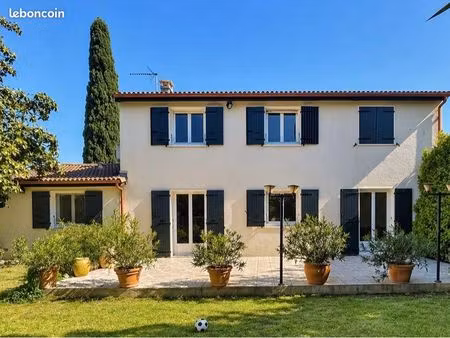 maison familiale 160 m² à rodilhan avec jardin et terrasse