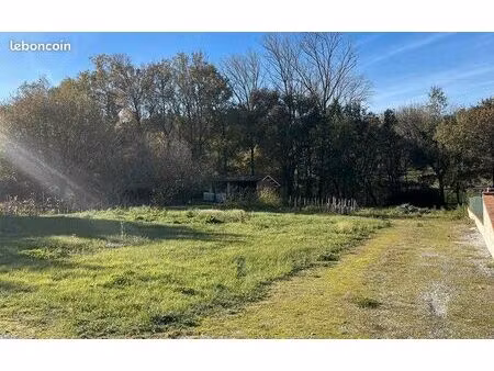 terrain 1 376 m² lanta