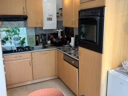 grand 3 pièces de 48m2 et terrasse de 8 m2