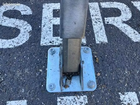 vend parking avec arceaux