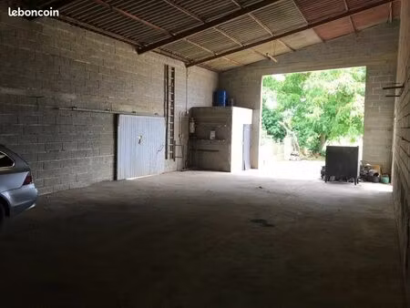 local de stockage 120m2