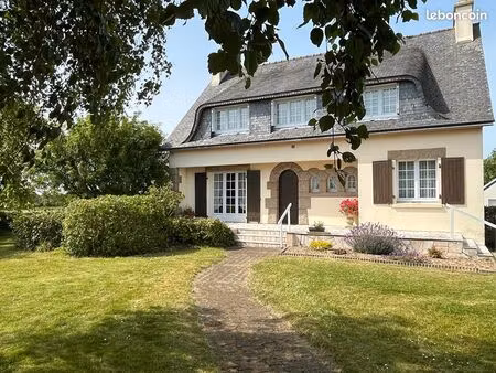 maison 8 pièces 157 m²