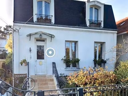 rare et coquet mansard près du petit lac d’enghien