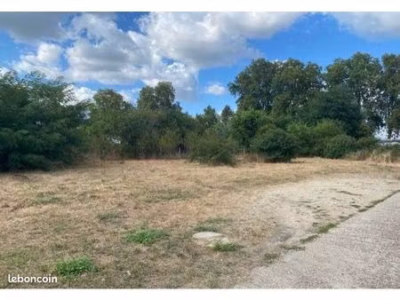 terrain 1200 m2 constructible podensac