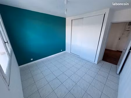 t2 lumineux 48 m² avec balcon  parking et cave – grandmont / joué-lès-tours