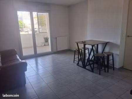 appartement t2  40m2  avec terrasse et double stationnement  launaguet