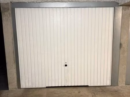 garage dans résidence sécurisé