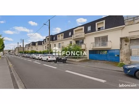 saint genes : t1 vendu libre parking cellier tram b