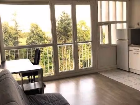 studio meuble 23 m2 /510 euros cc