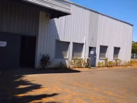 local d activités et d entrepôt à louer/ châteauroux