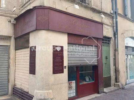 local 38 m² nimes