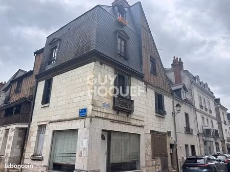 local 26 m² tours