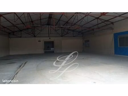 local d'activite 600 m² tours