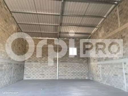 local d'activité 150 m²