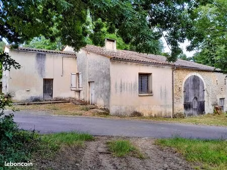 belle maison pierre à rénover gros potentiel total de 177m2  terrain boisé de 3245m2  endr