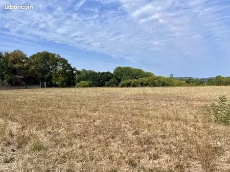 terrain 1 069 m² virelade