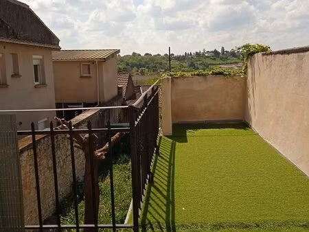 t1 bis pour étudiants avec terrasse