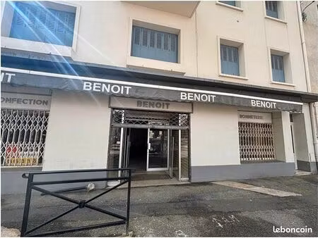 commerce 300 m²