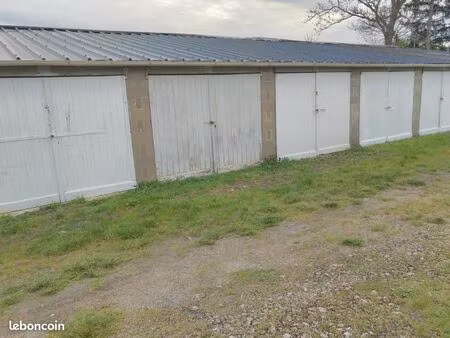lot de 10 garages loués