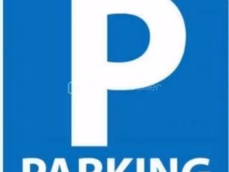 parking 12 m² sete