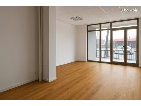 local commercial 75m²