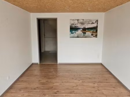 a louer local en zone commercial 210m2 pont saint esprit