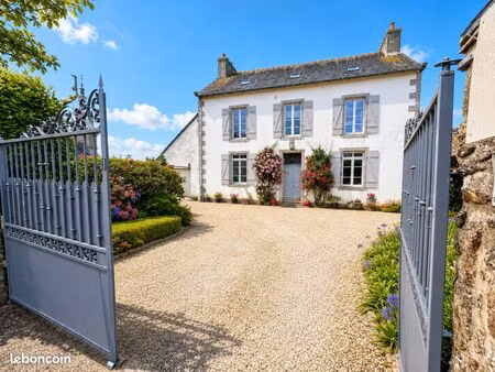 maison 9 pièces 180 m²